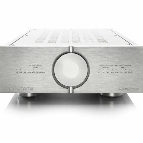 Silberner Audioverstärker von vorne