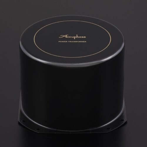 Bild 12 Schwarzer Stromtransformator auf dunklem Hintergrund