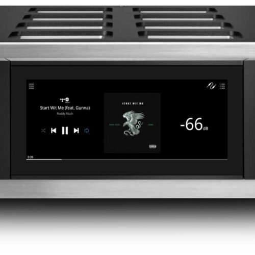 Audioverstärker mit Display in Silber und Schwarz.