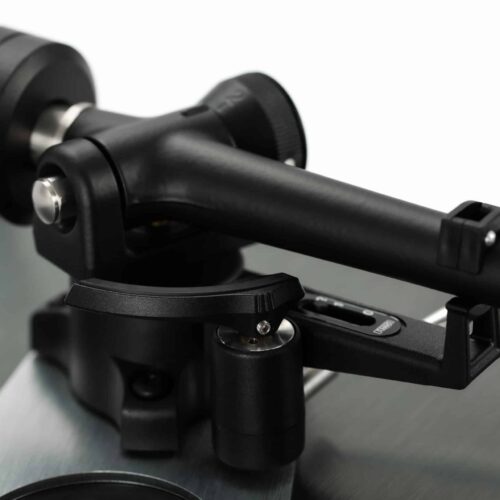 PL3_RS_ND5_Onside_BiasHousing_Closeup_3850 Schwarzer Plattenspielerarm im Detail