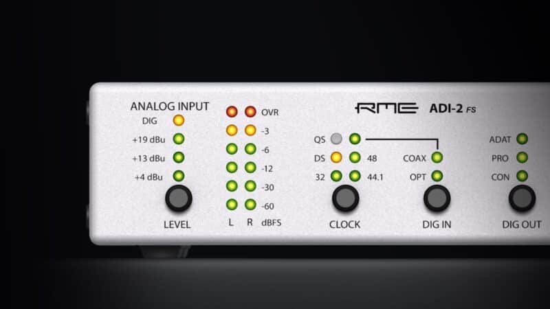 RME ADI-2 Audiointerface Vorderseite mit LEDs.
