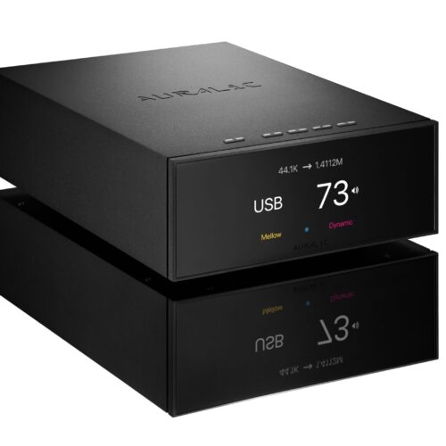 Zwei schwarze Audiogeräte gestapelt