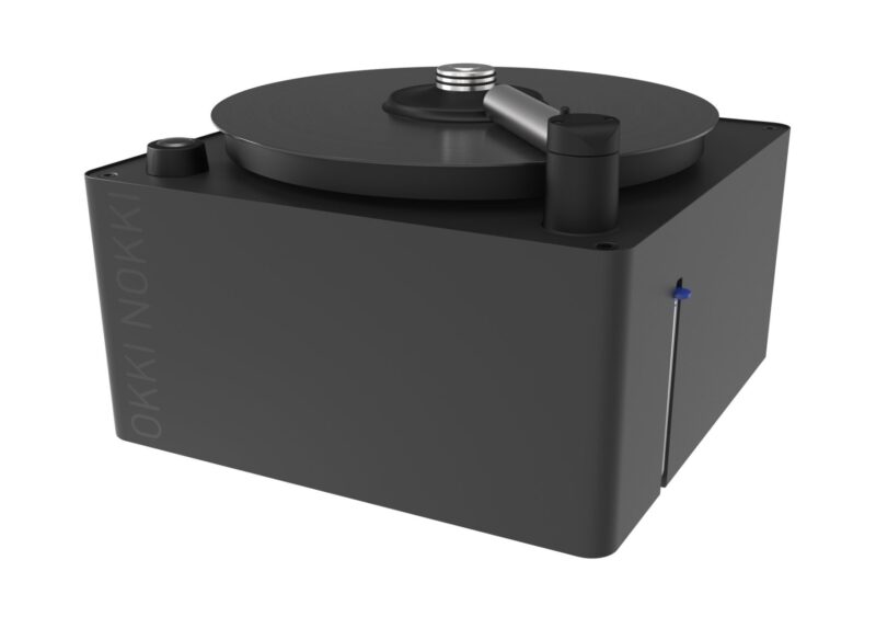 Schwarze Schallplatten-Reinigungsmaschine mit seitlichem Knopf