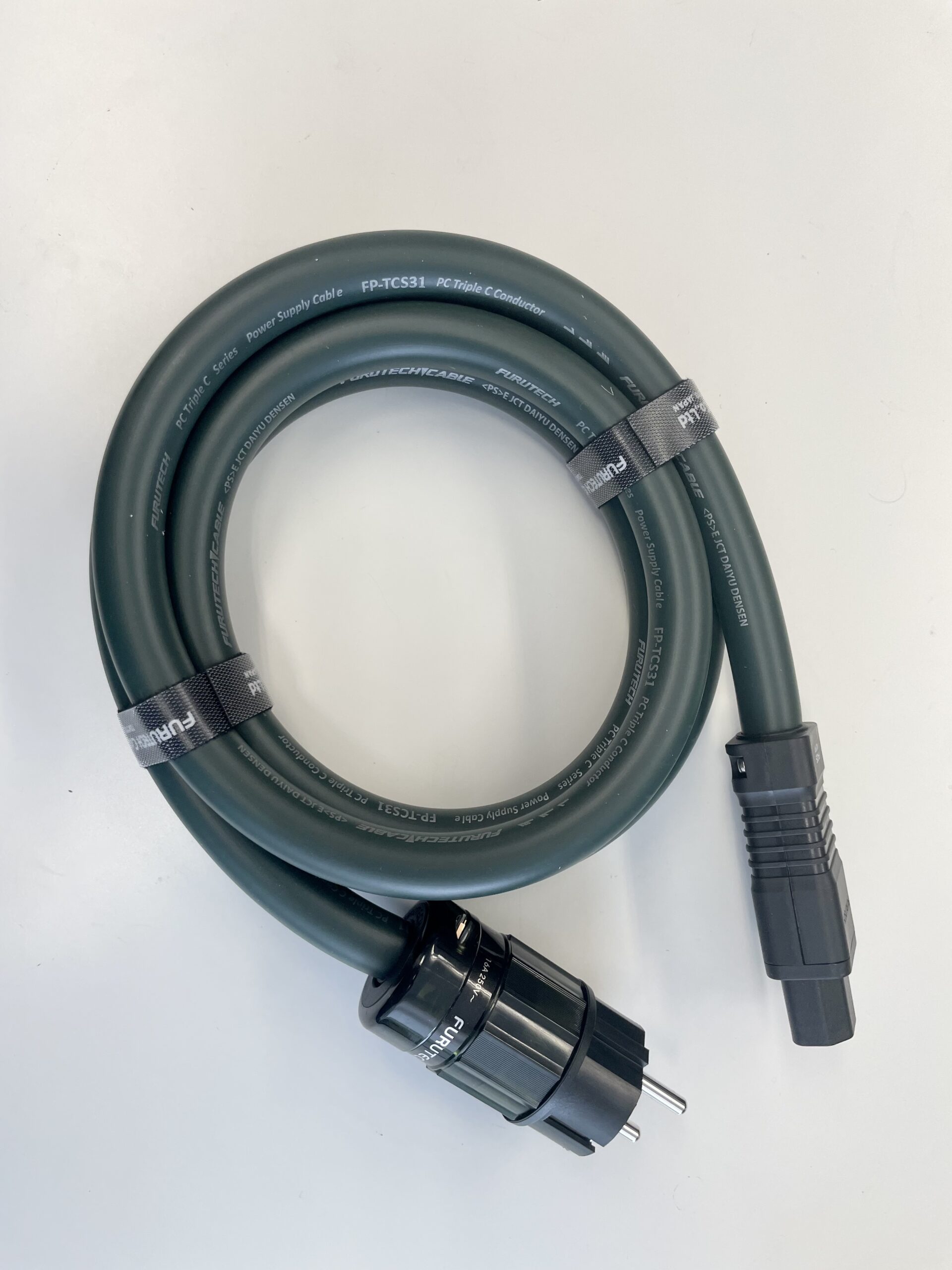 furutech special power cord ncf version – fp tcs31 + fi e38(r)ncf + fi c15 ncf(r) Stromkabel mit Stecker und Buchse