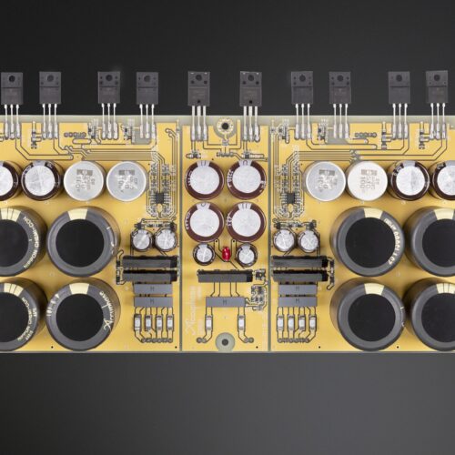accuphase c 57 Elektronikplatine mit Transistoren und Kondensatoren