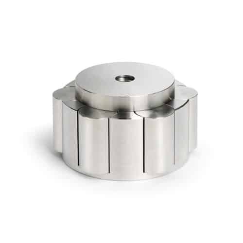 Metallzylinder mit rundem Loch in der Mitte