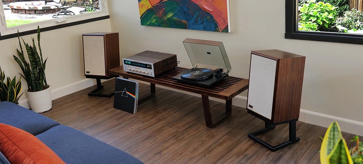 Vintage Stereo Anlage mit Schallplattenspieler