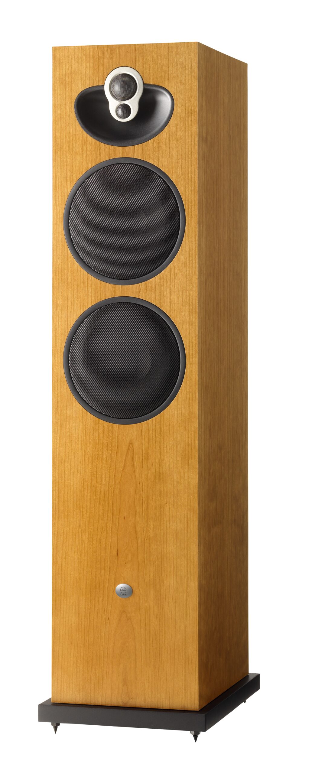 linn majik 150 Holzlautsprecher mit schwarzem Gitter